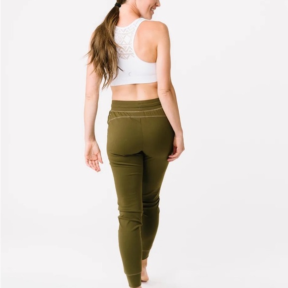 ZYIA Active Olive Unwind Joggers # 1799 size M - Picture 3 of 12